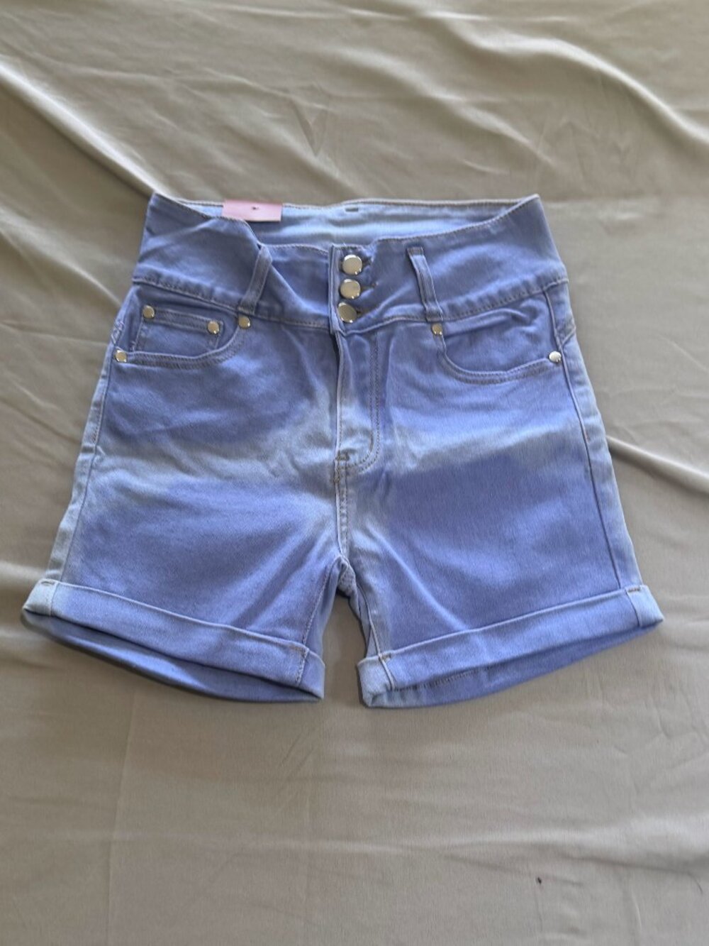 T&Y Fashion Junior's Triple Button Jean Shorts New With Tags Blue Size 7/8 (2)